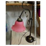 Pink glass tulip table lamp Nice condition Pink glass tulip table lamp Nice condition