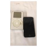 2 Apple iPods untested