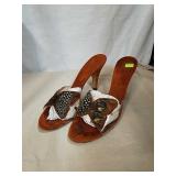 High heel shoes size 8n