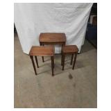 3 wooden nesting tables