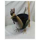 Metal hen outdoor planter stand Metal hen outdoor planter stand