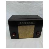 Vintage Electric Coronado tabletop radio Vintage Electric Coronado tabletop radio