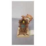 Comic and curious cat statue, Comic and curious cat statue,