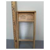 The glass King Lingerie washboard with glass The glass King Lingerie washboard with glass