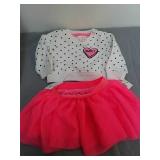 Two-piece baby girl outfit size 0 - 3 m Two-piece baby girl outfit size 0 - 3 m