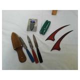 Set of throwing knives with leather sheath with Set of throwing knives with leather sheath with