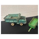 Nylint green metal trailer and Structo dumper
