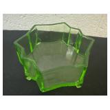 6ï¿½vintage Vaseline glass bowl