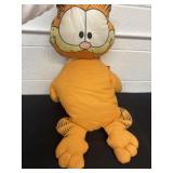 Garfeild snugums pillow blanket set