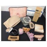 Hair clips, belly fanny pack and gavel bottles