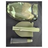 Small adjustable shovel with bag