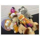 Group of Garfield and Odie plushies