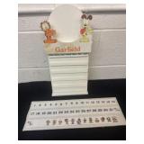 17ï¿½x8ï¿½ wood Garfield calendar