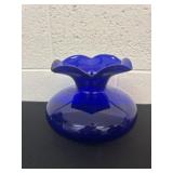 6.5ï¿½cobalt blue ruffle top vase.