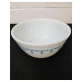 Vintage PYREX 1.5 qt Snowflake Blue 7 inch bowl