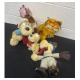 Group of Garfield and Odie Arlene plushies