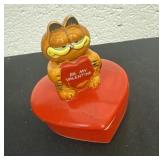 4ï¿½ Garfield ceramic heart trinket box