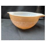 Pyrex Butterfly Gold Cinderella Bowl 750 ml