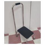 Step stool with handle