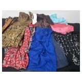 Group of 16/18 womenï¿½s clothes