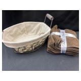 9ï¿½ wicker basket and towels