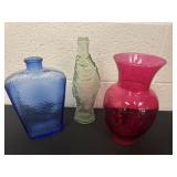 2 glass bottle and 9ï¿½ pink vase