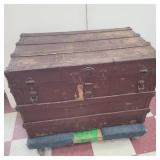 Vintage trunk with insert