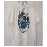 XL Women's cat t shirt w/ Matching earrings.