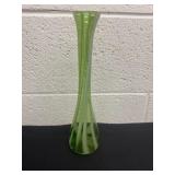 11ï¿½ Nasco green glass vase