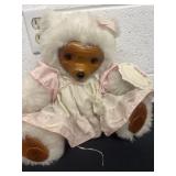10ï¿½ Robert Raikes Bear Sally #17007 The Sweet