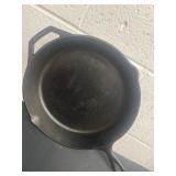 12.5ï¿½ cast iron lodge skillet.
