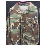 Med regular military camo shirt long sleeve.