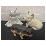 3 pig figurines