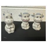 3 3ï¿½ cow figurines