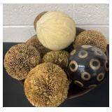 Decorative wood bowl with balls