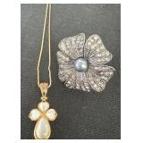 16ï¿½ cross necklace with floral ring