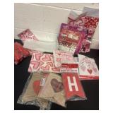 Valentineï¿½s Day decor napkins and bags