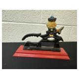 Cast iron nut cracker