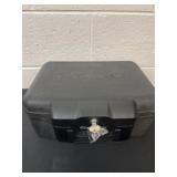 Sentry 15ï¿½x11ï¿½x6 safe with key