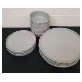 New 4pc setting of Famiware dishes. Includes two
