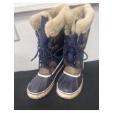 Size 9 snow boots