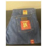 New wrangler relaxed 37x34 jeans