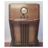 Antique radio philco works
