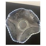 8ï¿½ white opalescent edged glass bowl