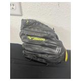 Mizuno baseball glove