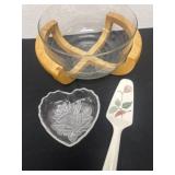 9.5ï¿½ glass bowl pie spatulas and heart dish
