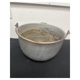 12ï¿½Vintage Wear Ever Large Stock Pot