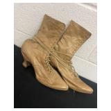 Authentic antiques  ladies shoes 1910-1920
