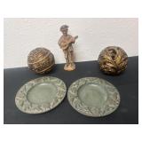 7ï¿½ vintage wood figurine and decor and candle