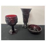 6ï¿½ and 8ï¿½ and 2ï¿½ Avon cape red pieces